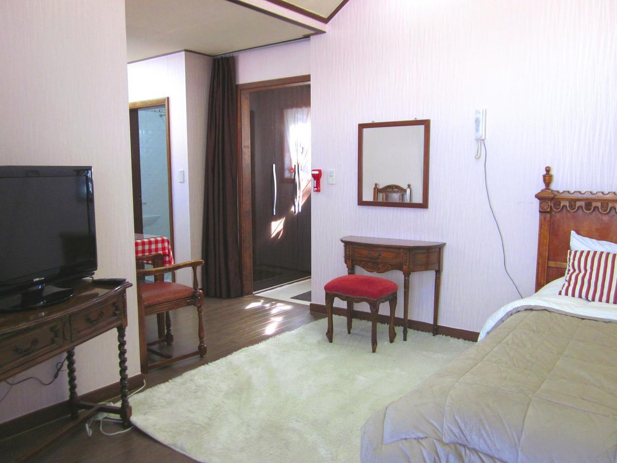 Mayfair Deneb Pension Pchjongčchang Exteriér fotografie